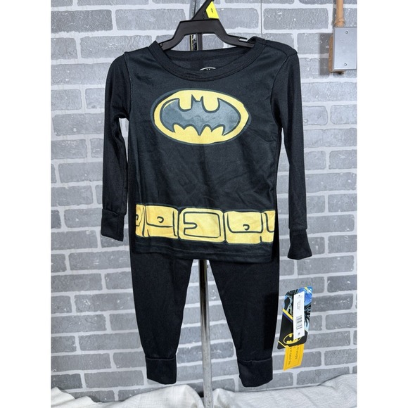 DC Comics Other - DC COMICS COSPLAY SET 3T BATMAN SLEEPWEAR